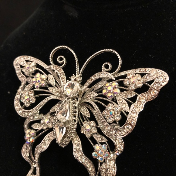 Butterflies are free, Not! - Picture 3 of 5